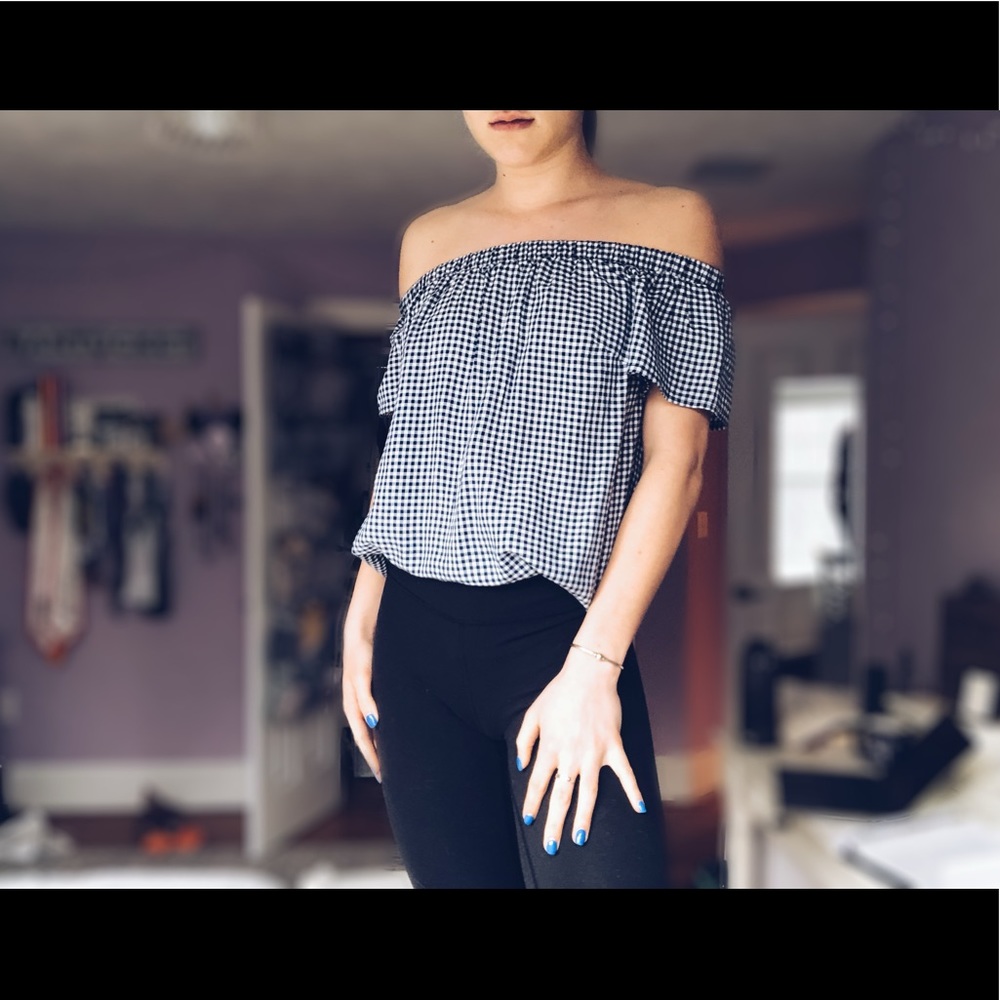 CHECKERED OFF THE SHOULDER TOP